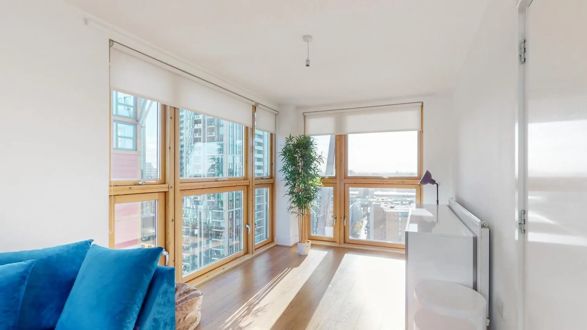 Apartment Stylish 2Bed Penthouse With Private Roof Top Terrace In Canary Wharf London