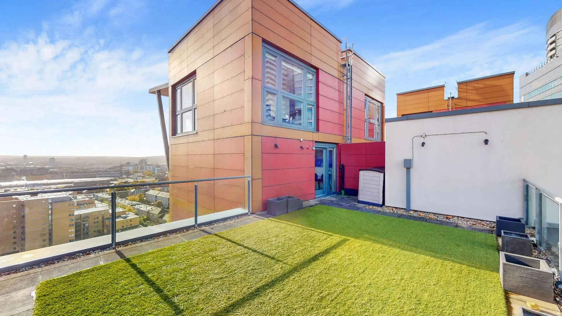 Stylish 2Bed Penthouse With Private Roof Top Terrace In Canary Wharf location